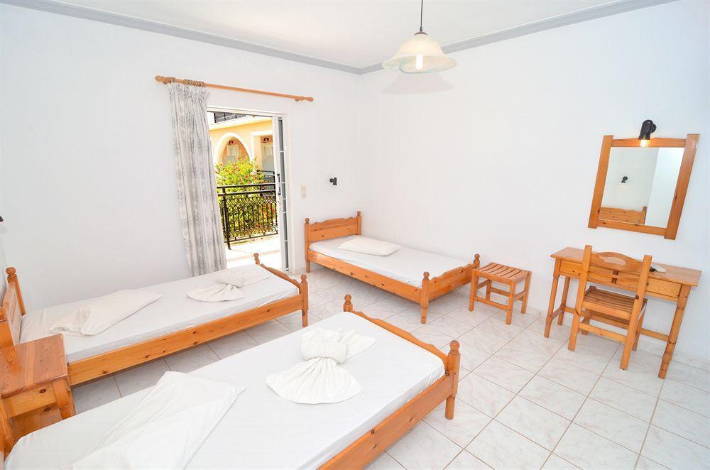 Athina Apartments Zakynthos Town Ngoại thất bức ảnh