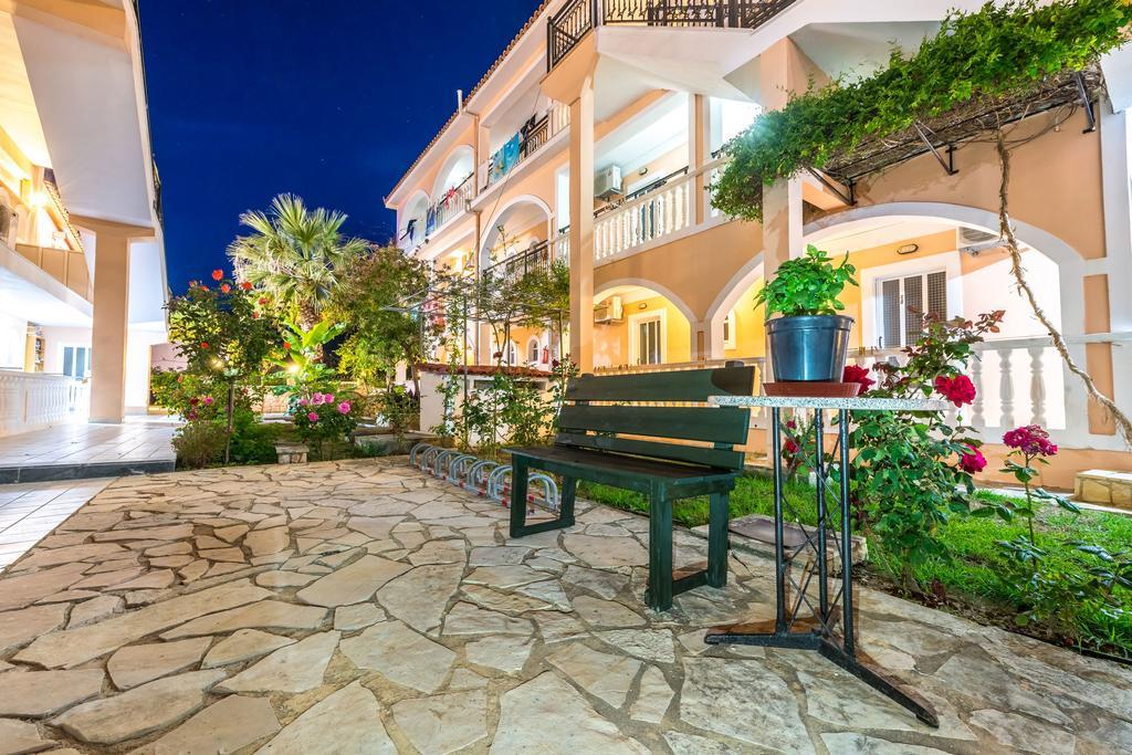 Athina Apartments Zakynthos Town Ngoại thất bức ảnh